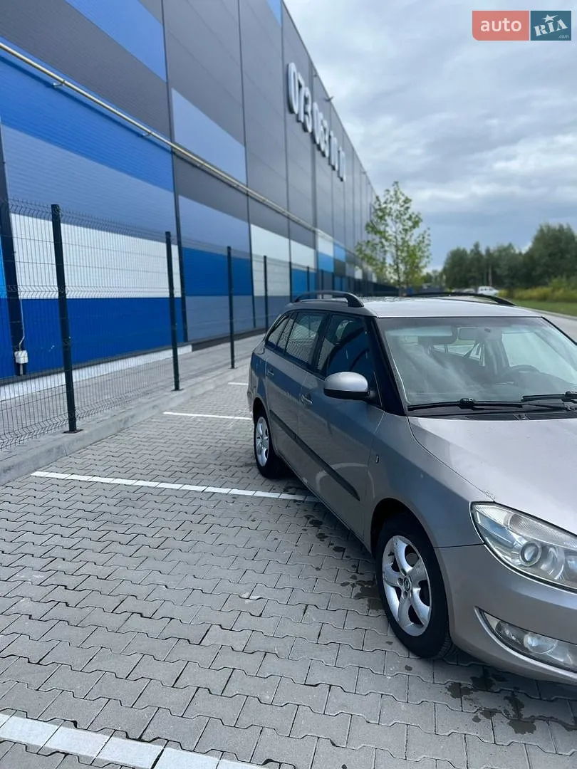 2011 Skoda Fabia - мініатюра 4