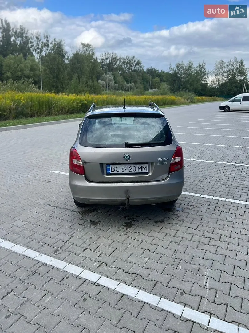 2011 Skoda Fabia - мініатюра 15