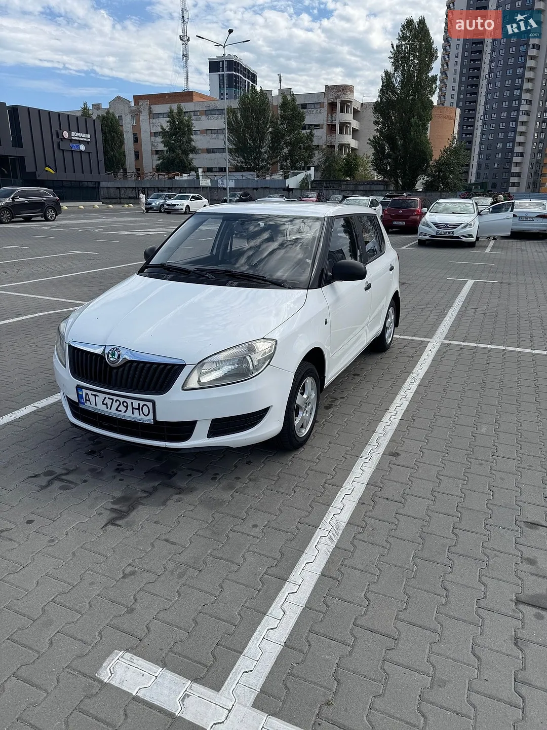 2012 Skoda Fabia - мініатюра 12
