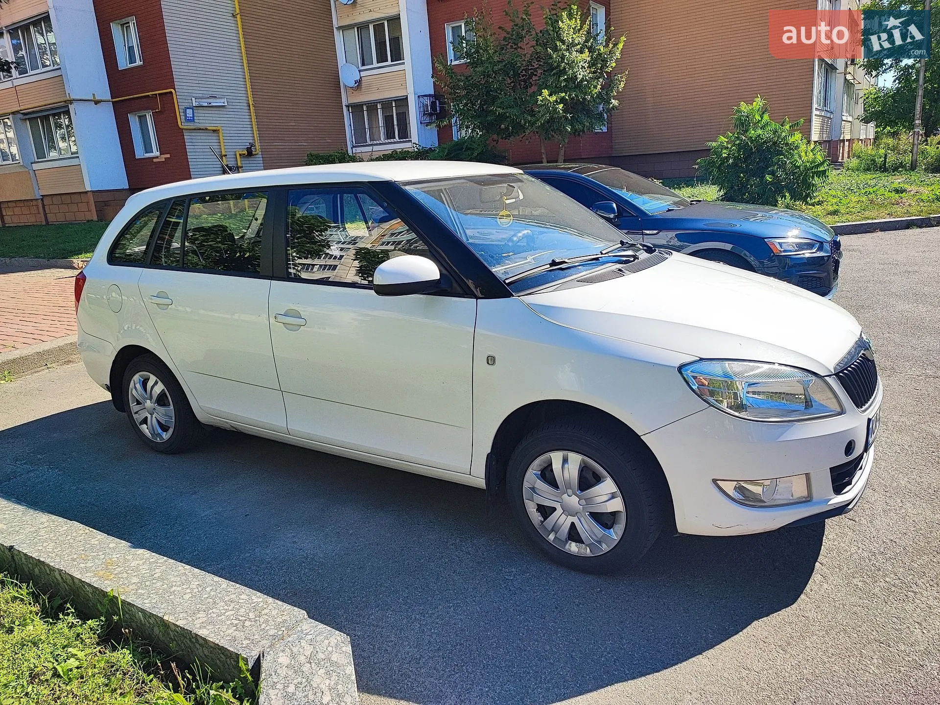 2011 Skoda Fabia - мініатюра 3