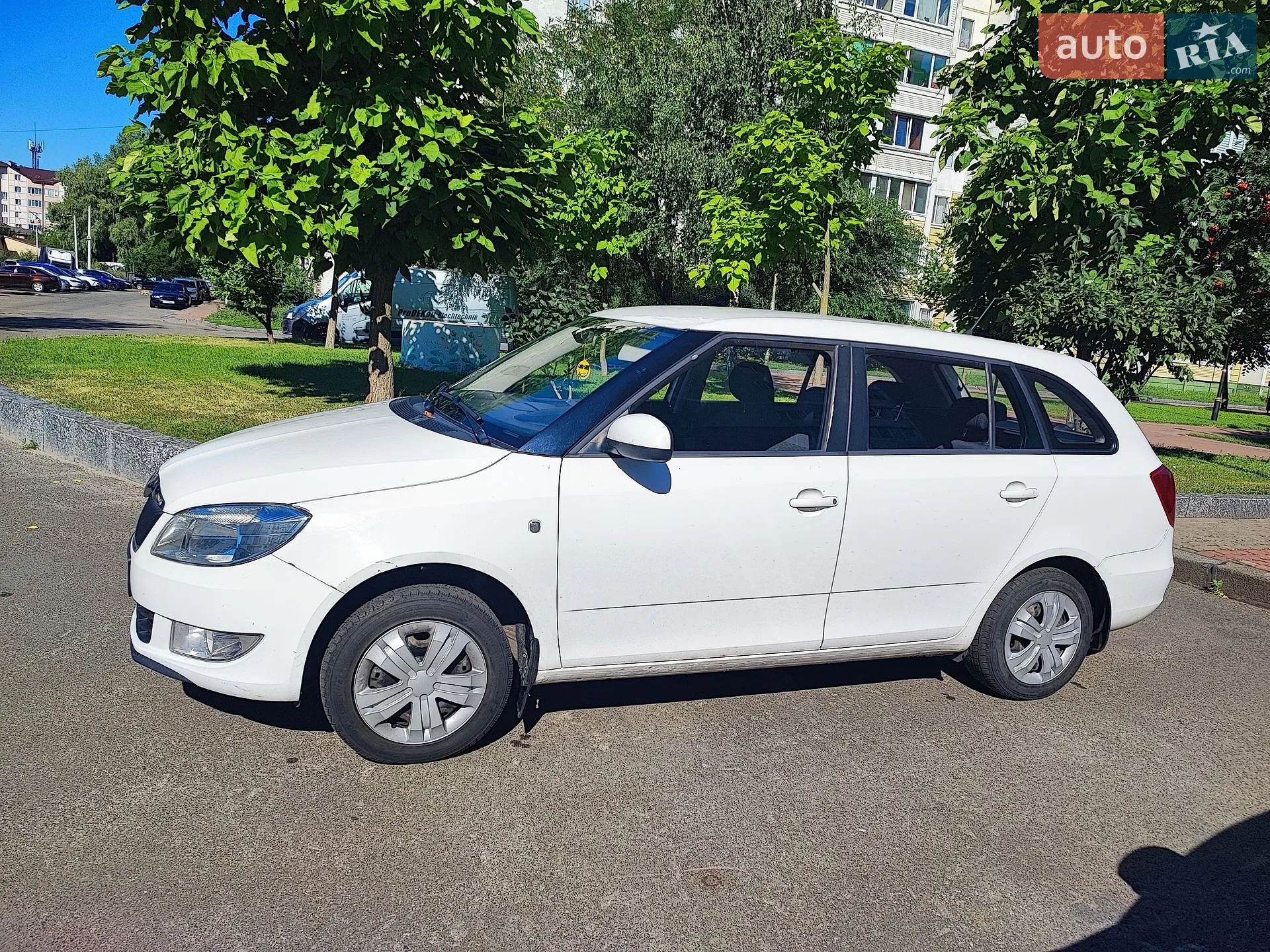 2011 Skoda Fabia - мініатюра 4