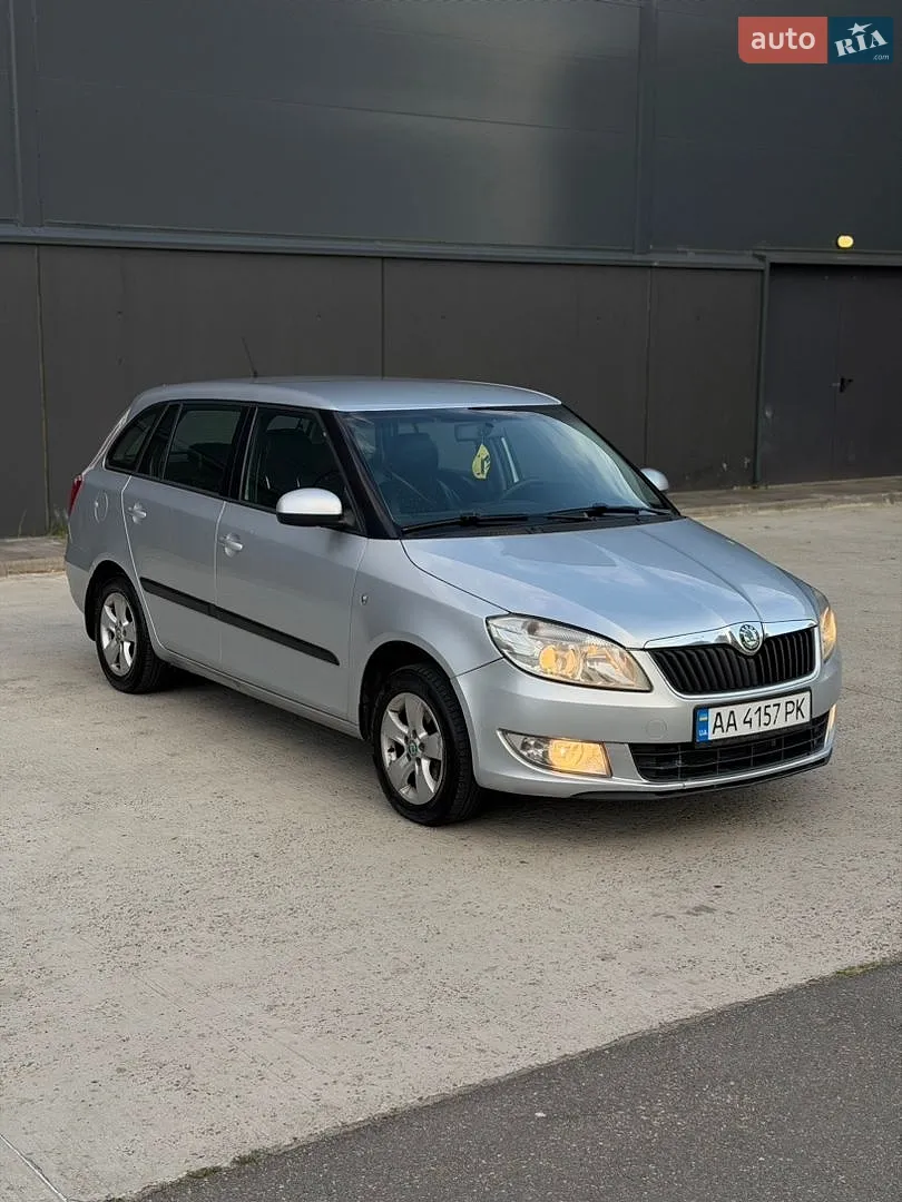 2011 Skoda Fabia - мініатюра 5