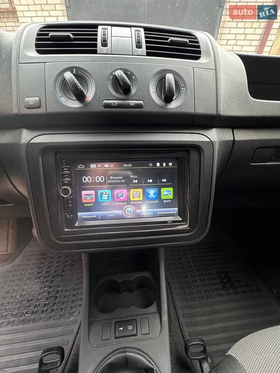 2011 Skoda Fabia - мініатюра 9
