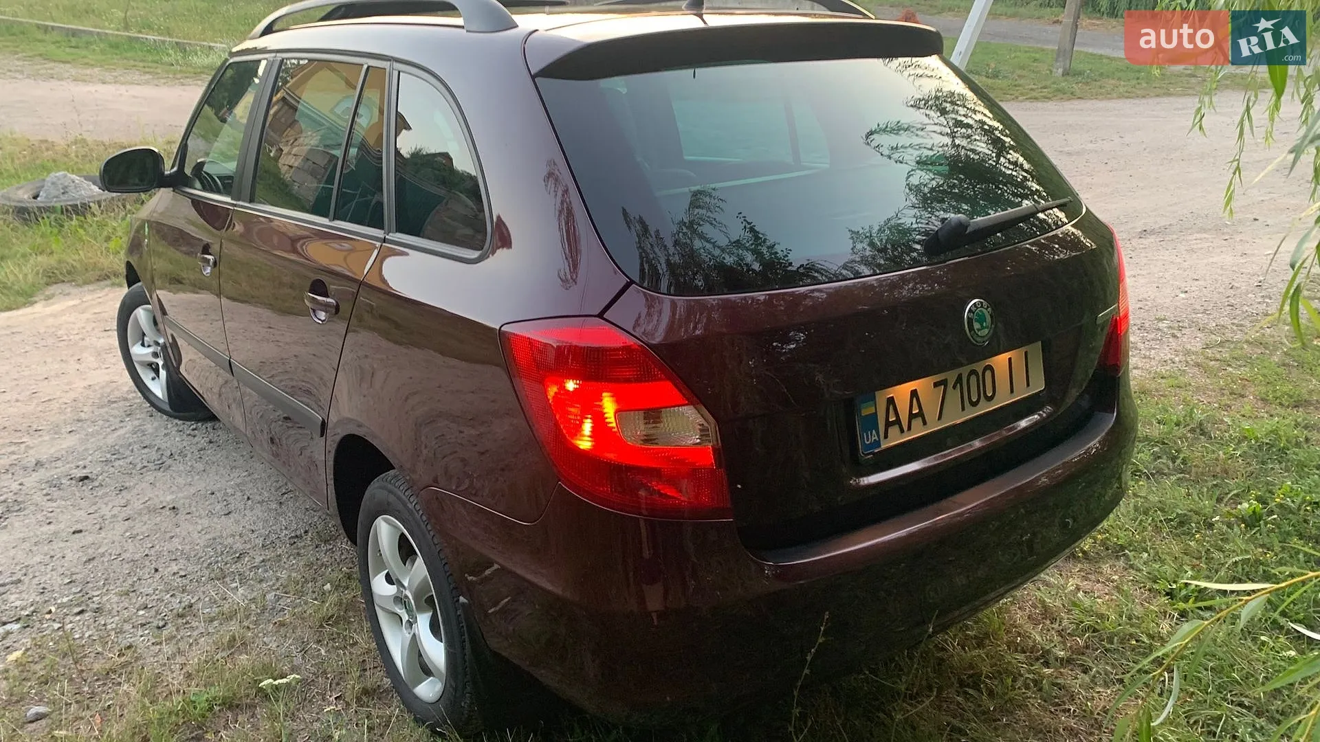 2011 Skoda Fabia - мініатюра 3