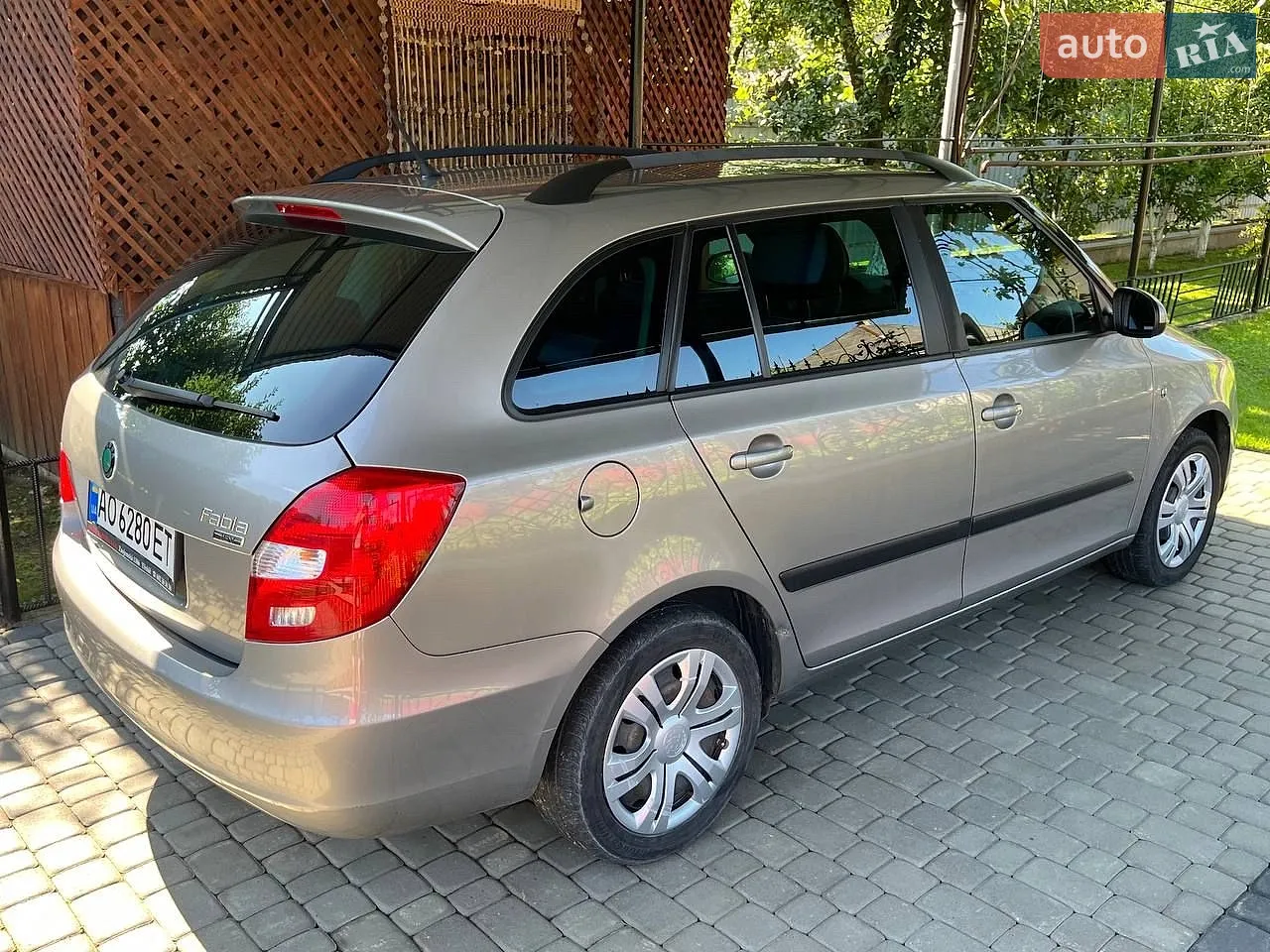 2010 Skoda Fabia - мініатюра 7