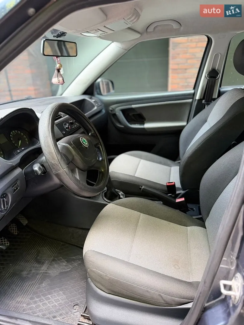 2011 Skoda Fabia - мініатюра 20