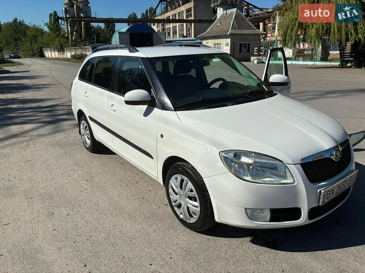 2010 Skoda Fabia - мініатюра 2
