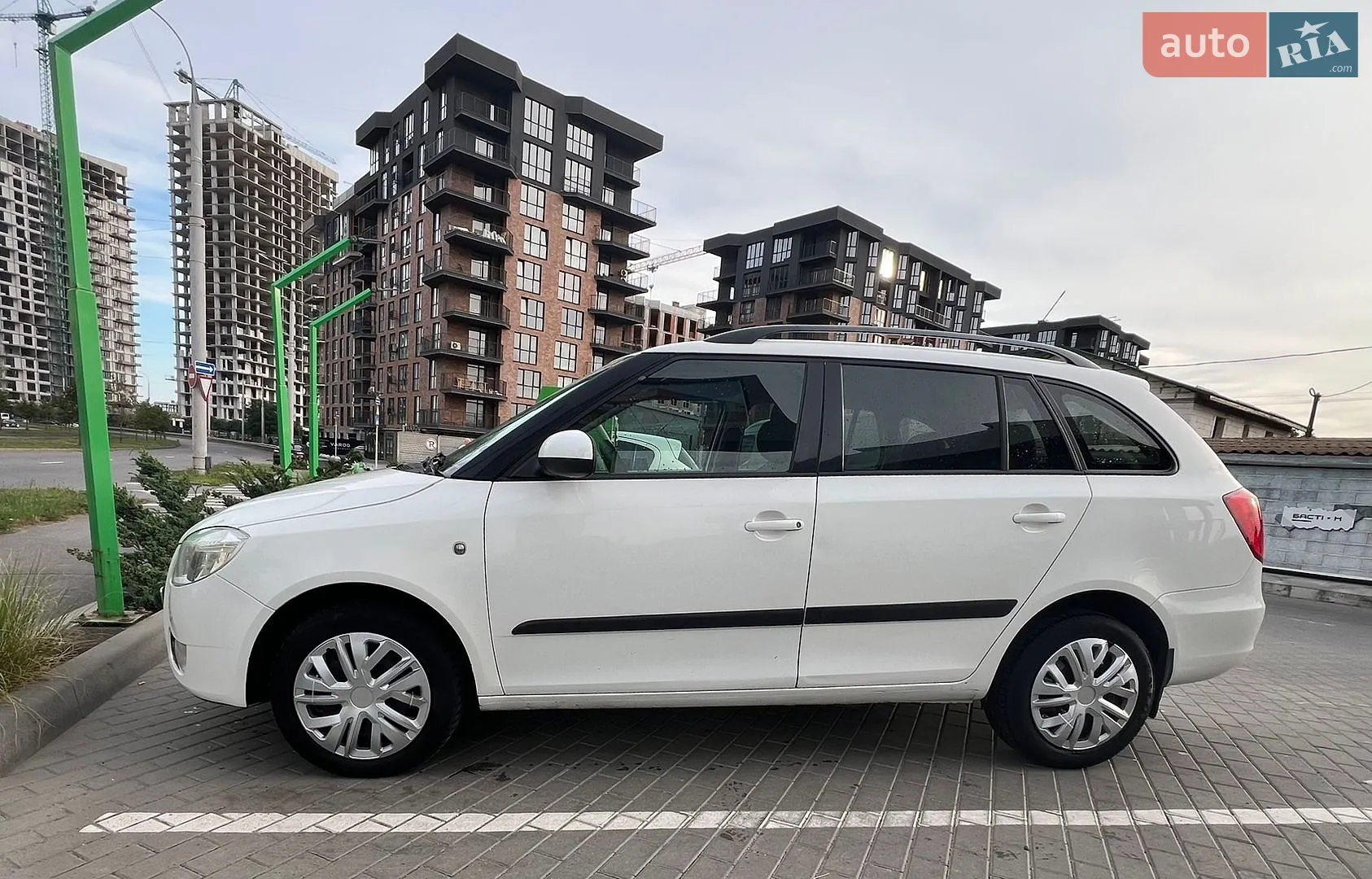 2010 Skoda Fabia - мініатюра 4