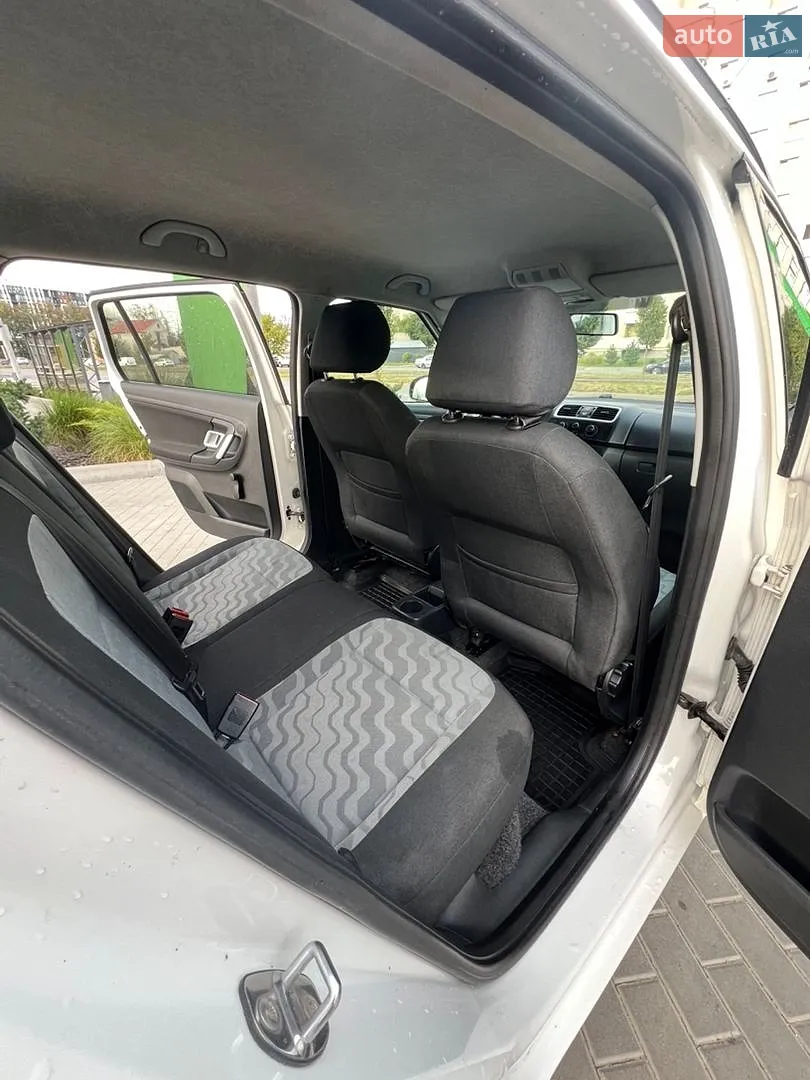 2010 Skoda Fabia - мініатюра 14