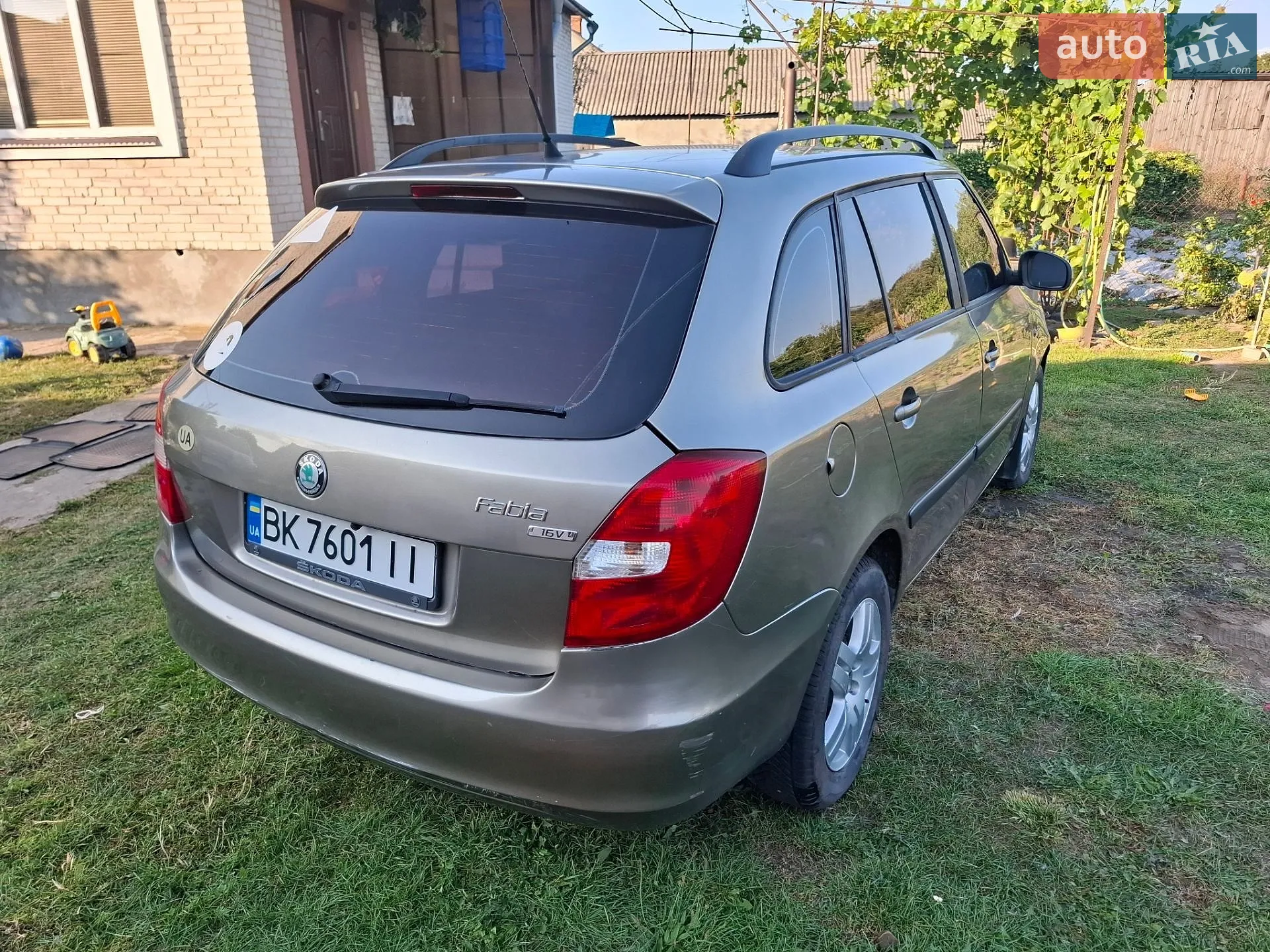 2010 Skoda Fabia - фото 1