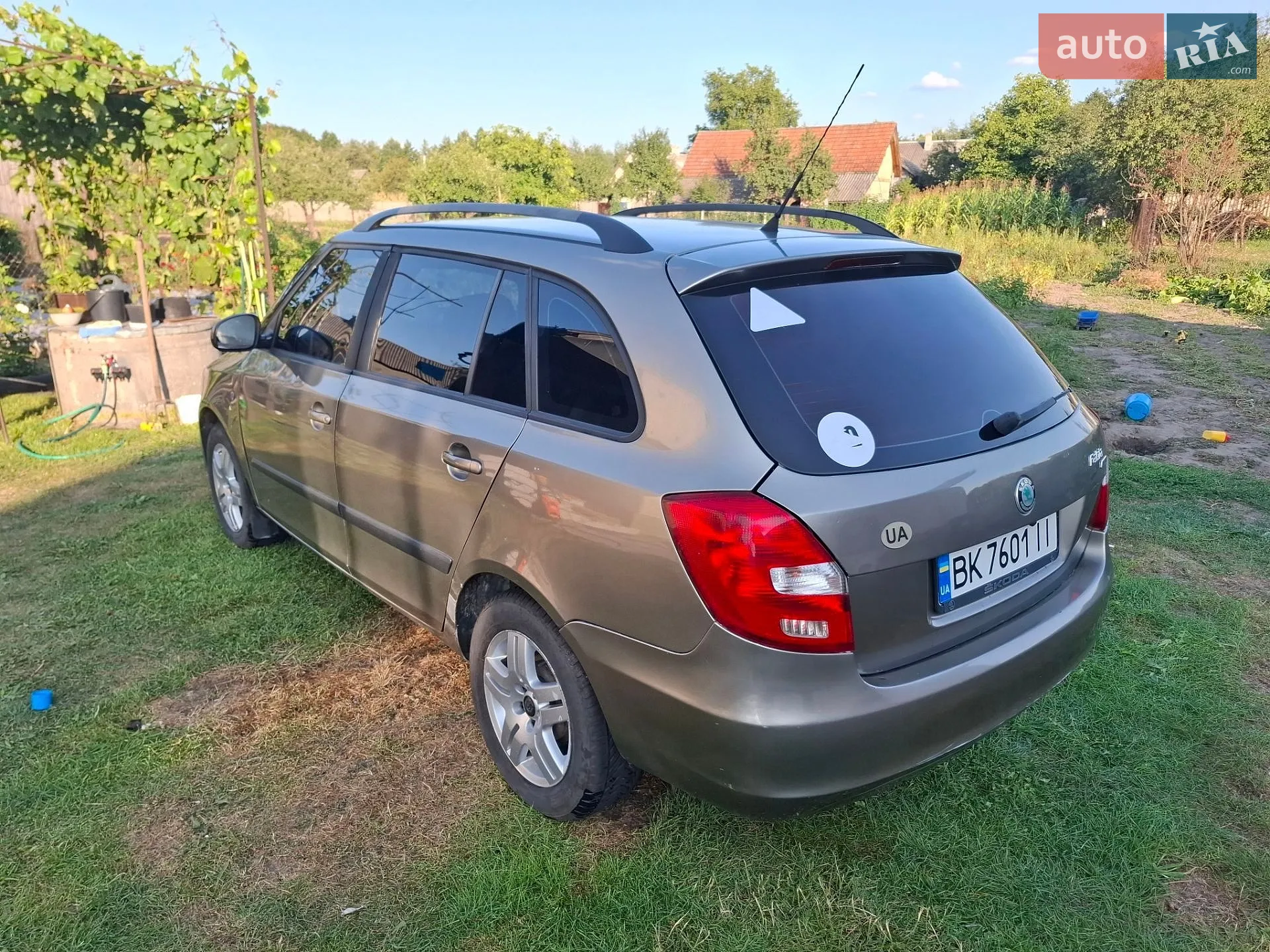 2010 Skoda Fabia - мініатюра 3