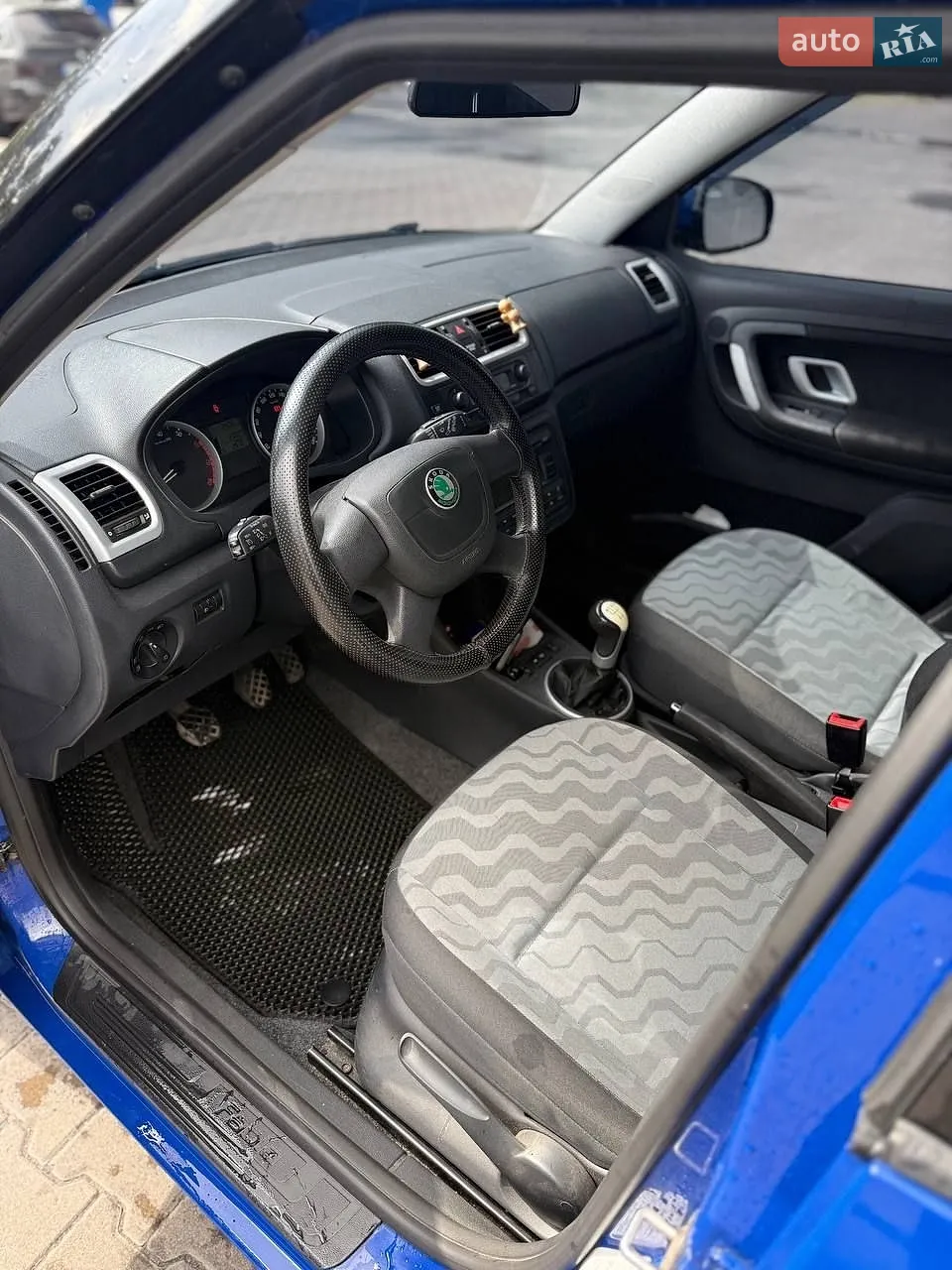 2010 Skoda Fabia - мініатюра 7