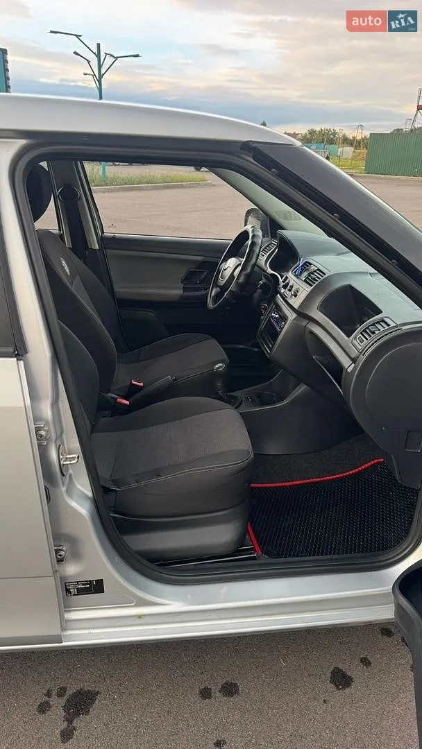 2010 Skoda Fabia - мініатюра 13