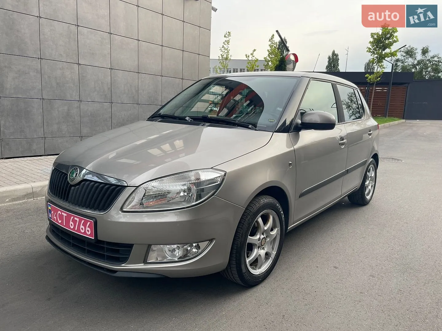 2011 Skoda Fabia - мініатюра 3