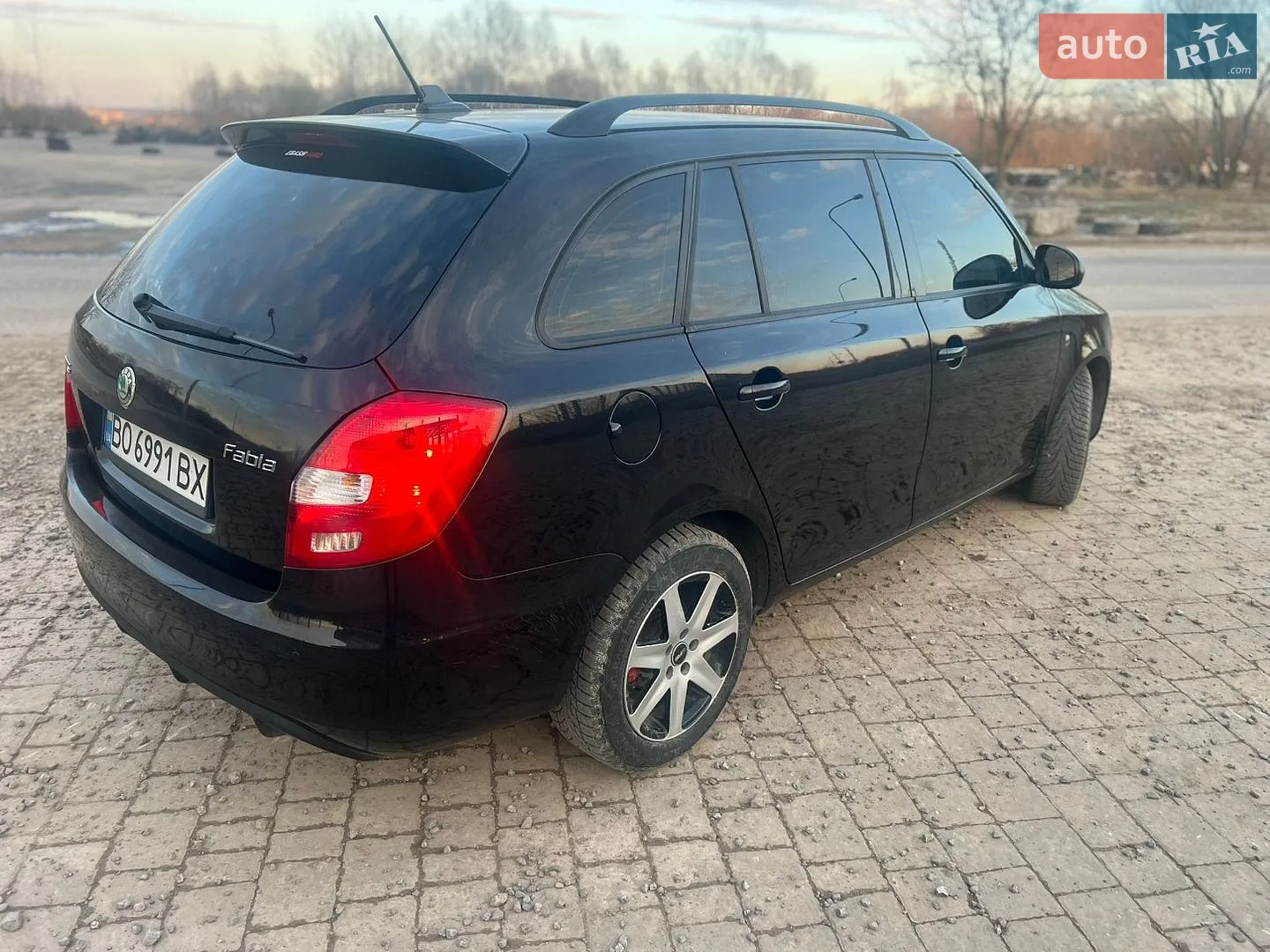 2011 Skoda Fabia - мініатюра 16