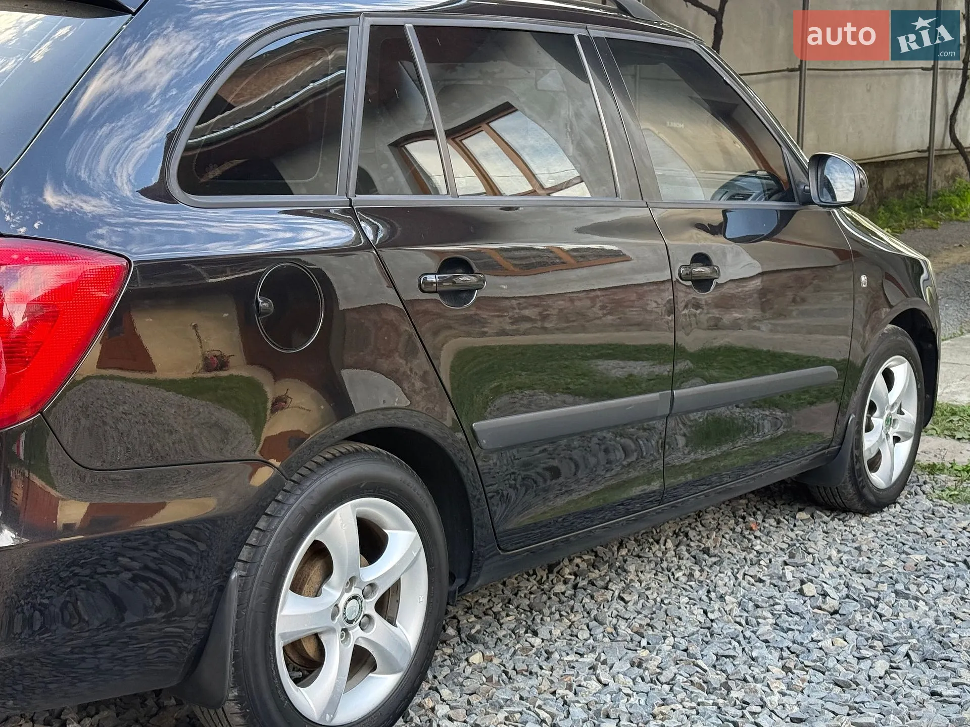 2010 Skoda Fabia - мініатюра 27