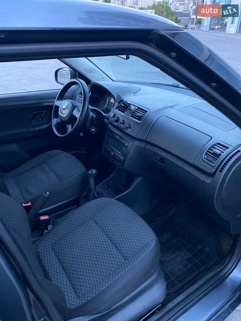 2010 Skoda Fabia - мініатюра 10