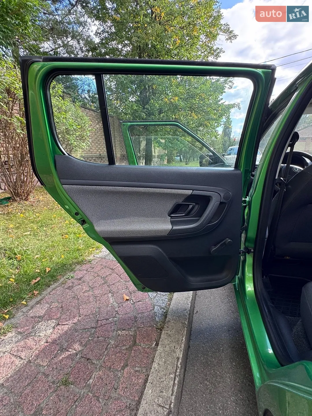2011 Skoda Fabia - мініатюра 24