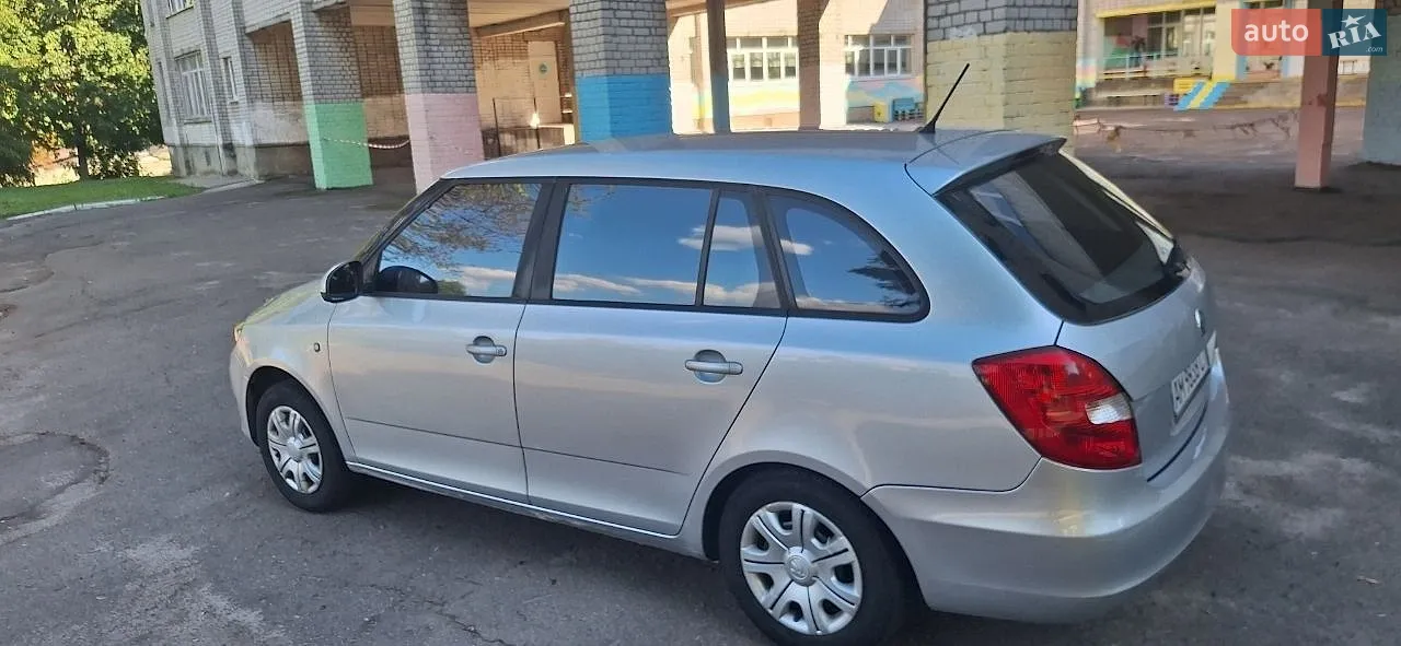 2012 Skoda Fabia - мініатюра 5