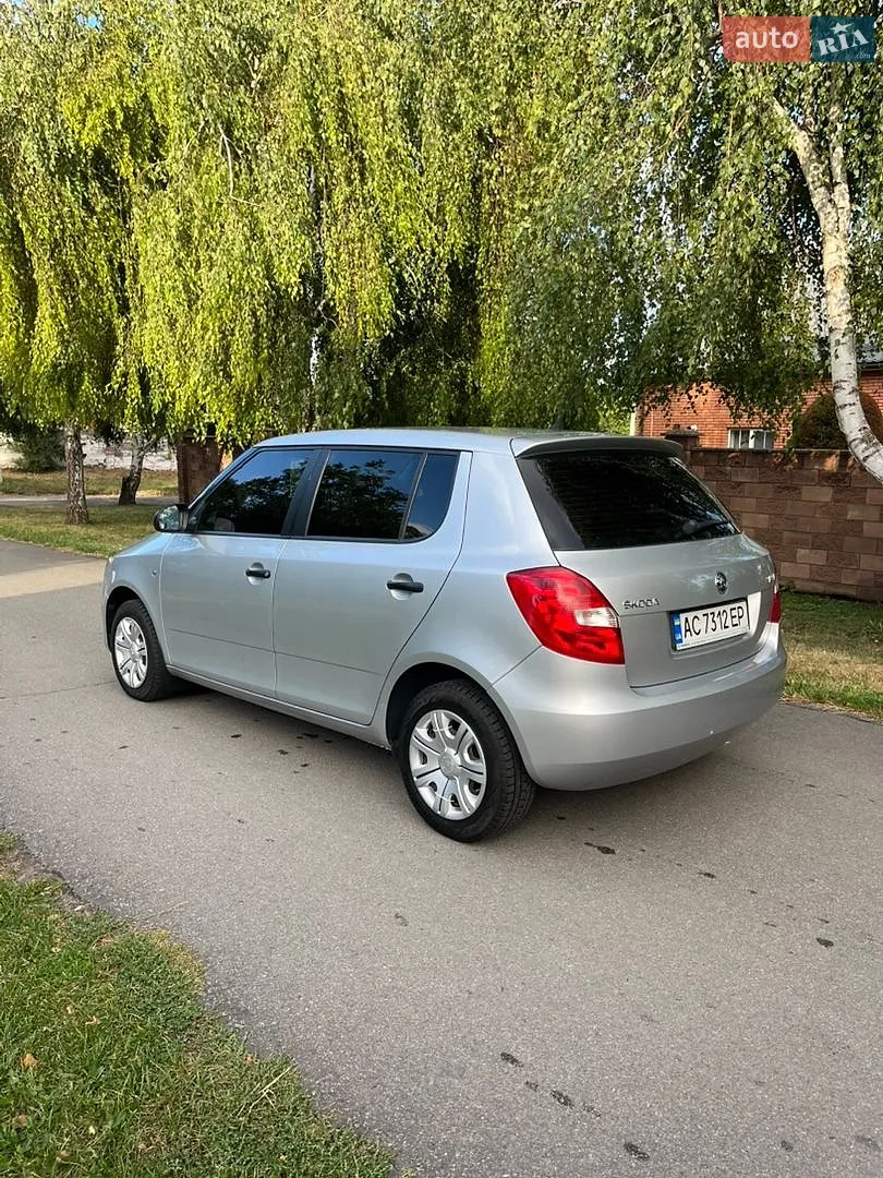 2014 Skoda Fabia - мініатюра 2