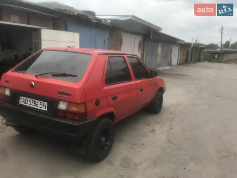 Хэтчбек Skoda Favorit 1993 в 