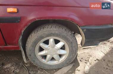 Хэтчбек Skoda Favorit 1991 в 