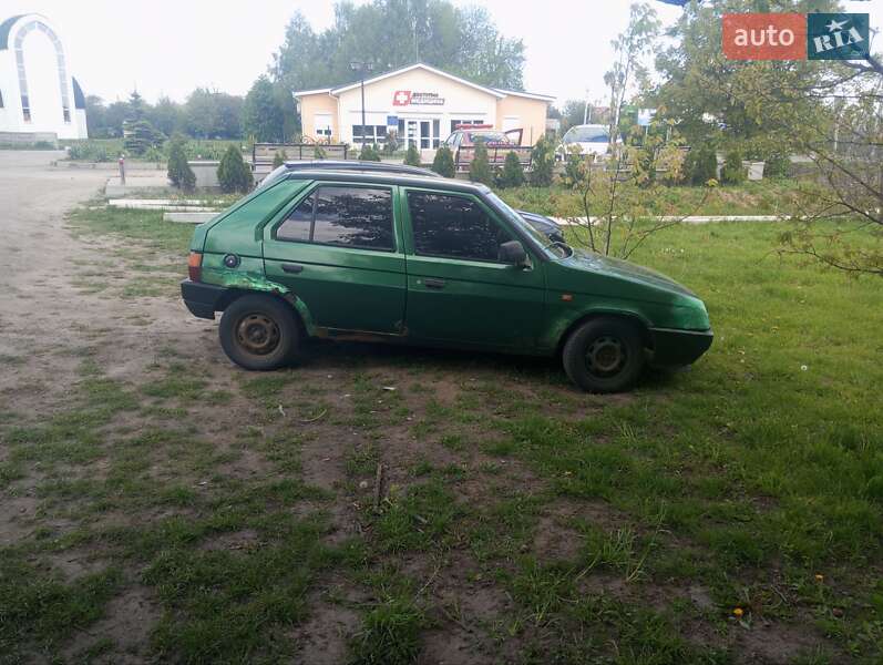 Хетчбек Skoda Favorit 1992 в Василькові