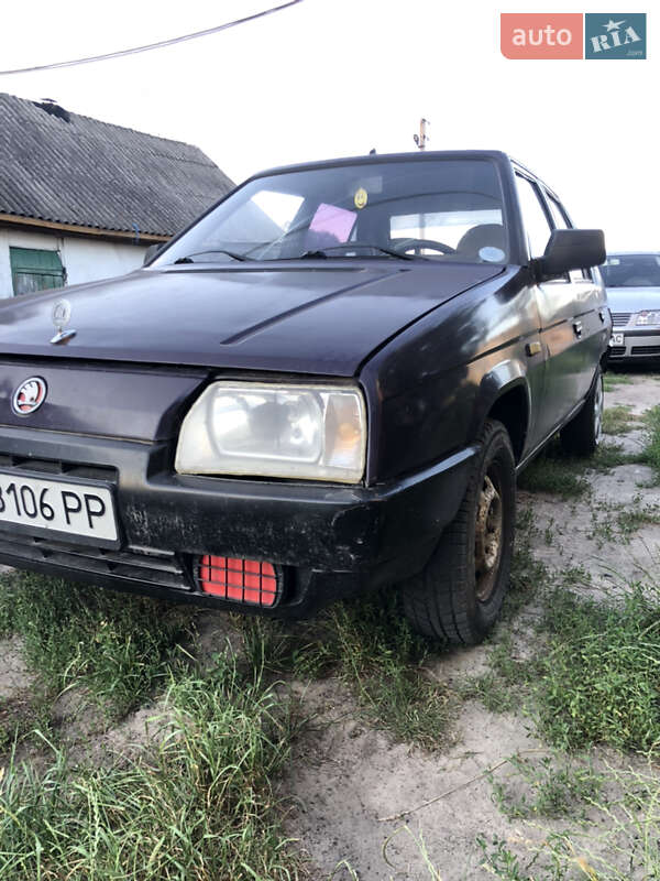 Хэтчбек Skoda Favorit 1993 в Макарове