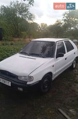 Хэтчбек Skoda Felicia 1996 в 
