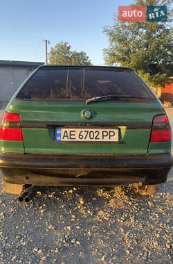Хэтчбек Skoda Felicia 1994 в 