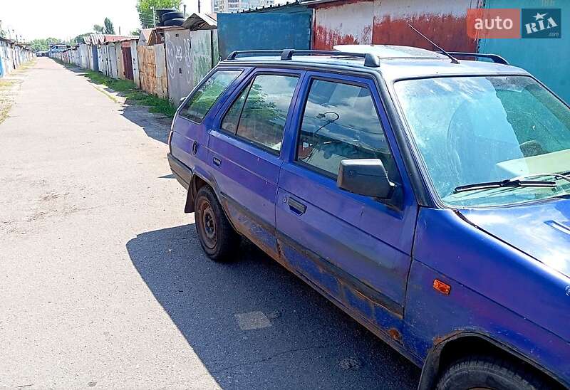 Універсал Skoda Forman 1992 в Києві