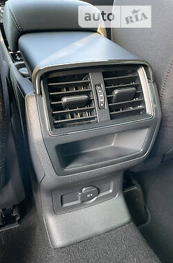Позашляховик / Кросовер Skoda Karoq 2022 в 