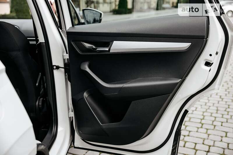 Внедорожник / Кроссовер Skoda Karoq 2018 в Луцке