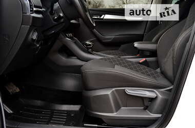 Внедорожник / Кроссовер Skoda Karoq 2020 в 