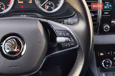 Внедорожник / Кроссовер Skoda Karoq 2021 в 