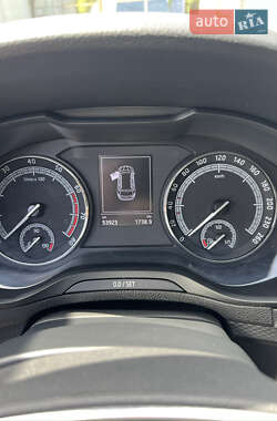 Внедорожник / Кроссовер Skoda Karoq 2022 в 