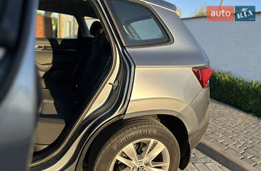 Внедорожник / Кроссовер Skoda Karoq 2021 в 