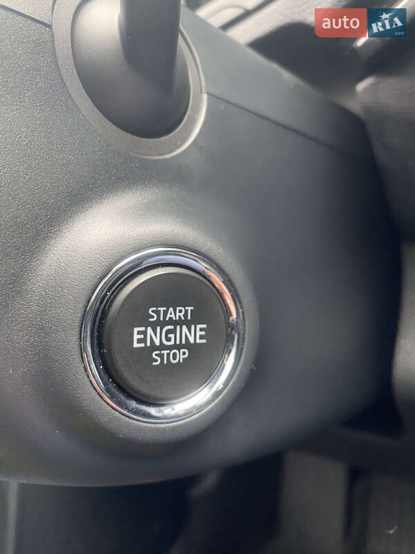 Внедорожник / Кроссовер Skoda Karoq 2022 в Краснограде