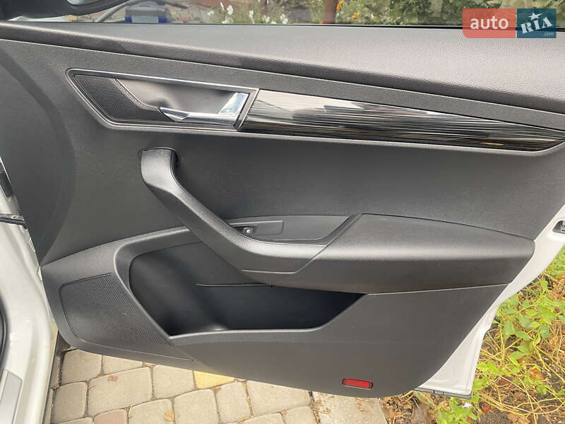 Внедорожник / Кроссовер Skoda Karoq 2022 в Краснограде