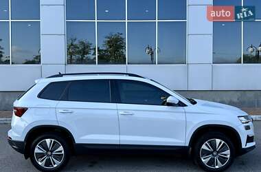 Внедорожник / Кроссовер Skoda Karoq 2023 в 