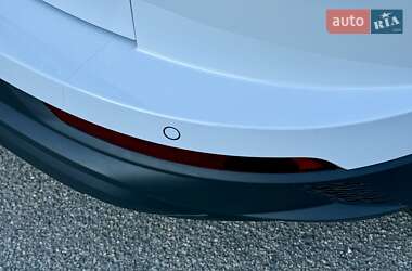 Внедорожник / Кроссовер Skoda Karoq 2023 в 