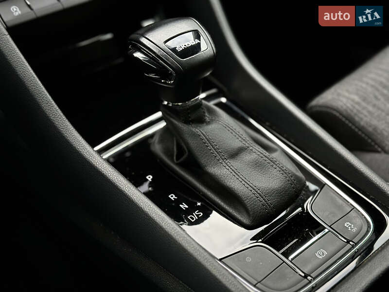 Внедорожник / Кроссовер Skoda Karoq 2021 в Мукачево