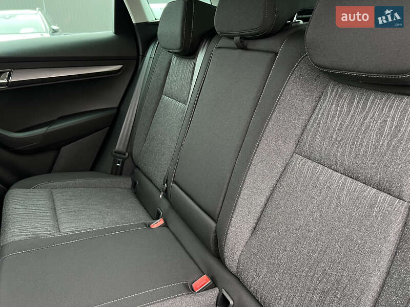 Внедорожник / Кроссовер Skoda Karoq 2021 в Луцке