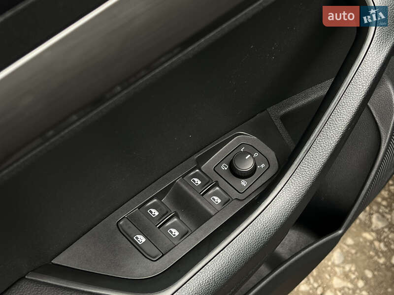 Внедорожник / Кроссовер Skoda Karoq 2021 в Луцке