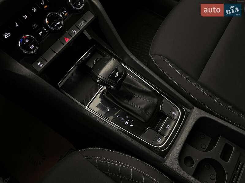 Внедорожник / Кроссовер Skoda Karoq 2019 в Киеве