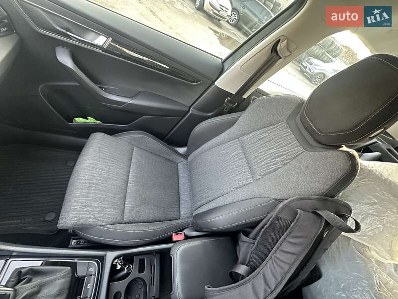 Позашляховик / Кросовер Skoda Karoq 2018 в Києві