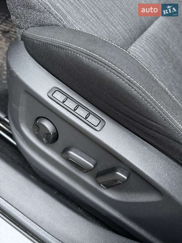 Внедорожник / Кроссовер Skoda Karoq 2018 в Киеве