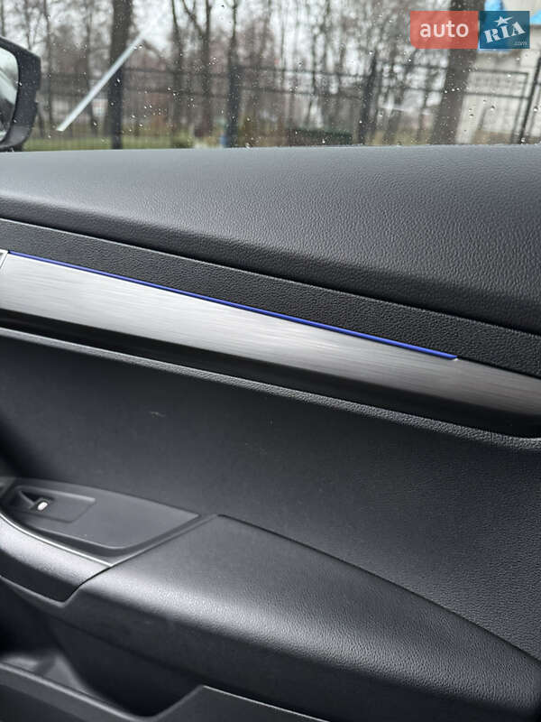 Внедорожник / Кроссовер Skoda Karoq 2018 в Киеве