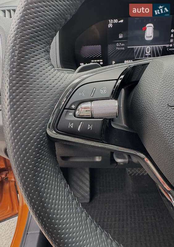 Внедорожник / Кроссовер Skoda Karoq 2024 в Днепре