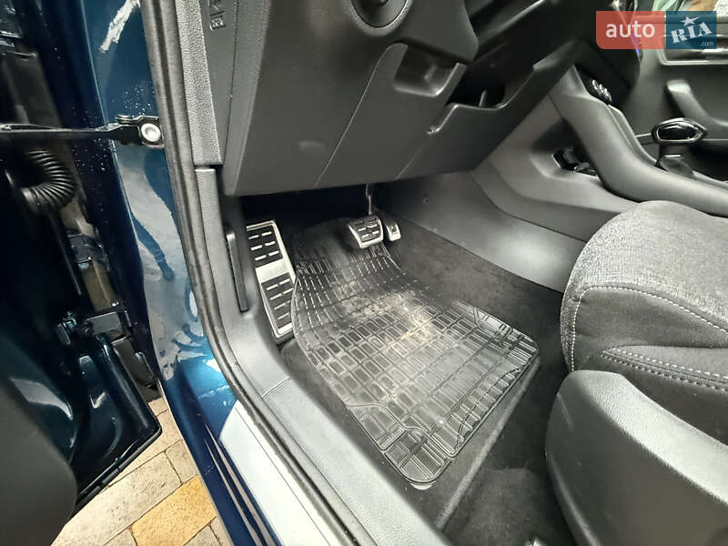 Внедорожник / Кроссовер Skoda Karoq 2020 в Ровно